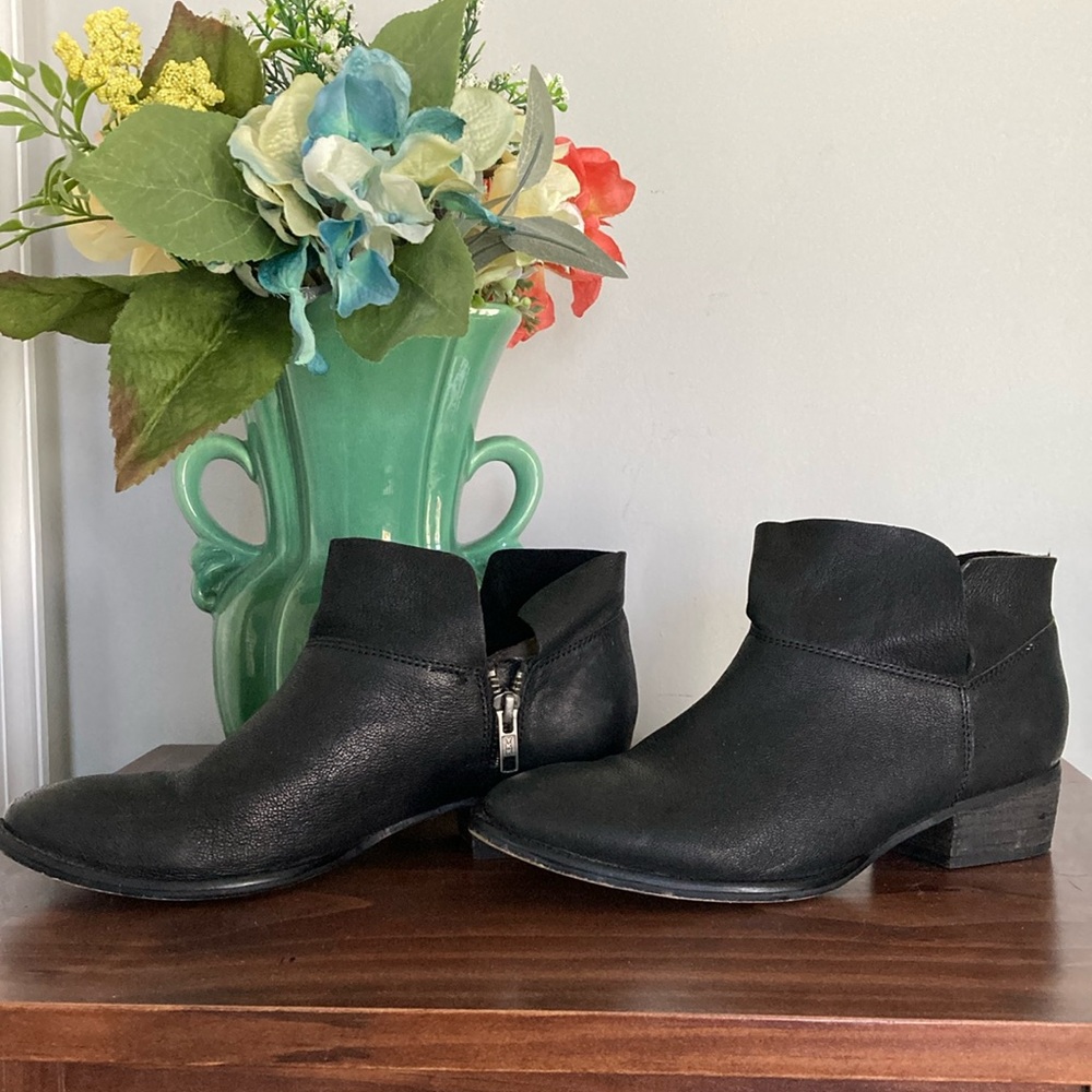 Seychelles Leather Ankle Boots in Black 7